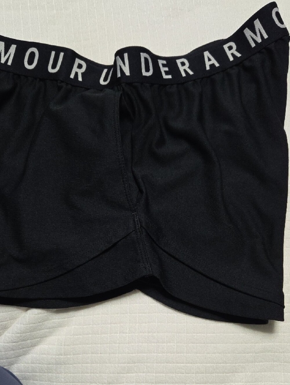 Under Armour Black Elastic-Waist Athletic Shorts - Picture 5 of 5